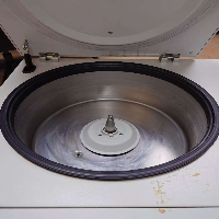 Eppendorf 5810R Desktop Centrifuge image 2